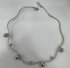 Büyüklü Küçüklü Gümüş Topçuk Detay Kıvrımlı Tel Plaka Choker Kolye